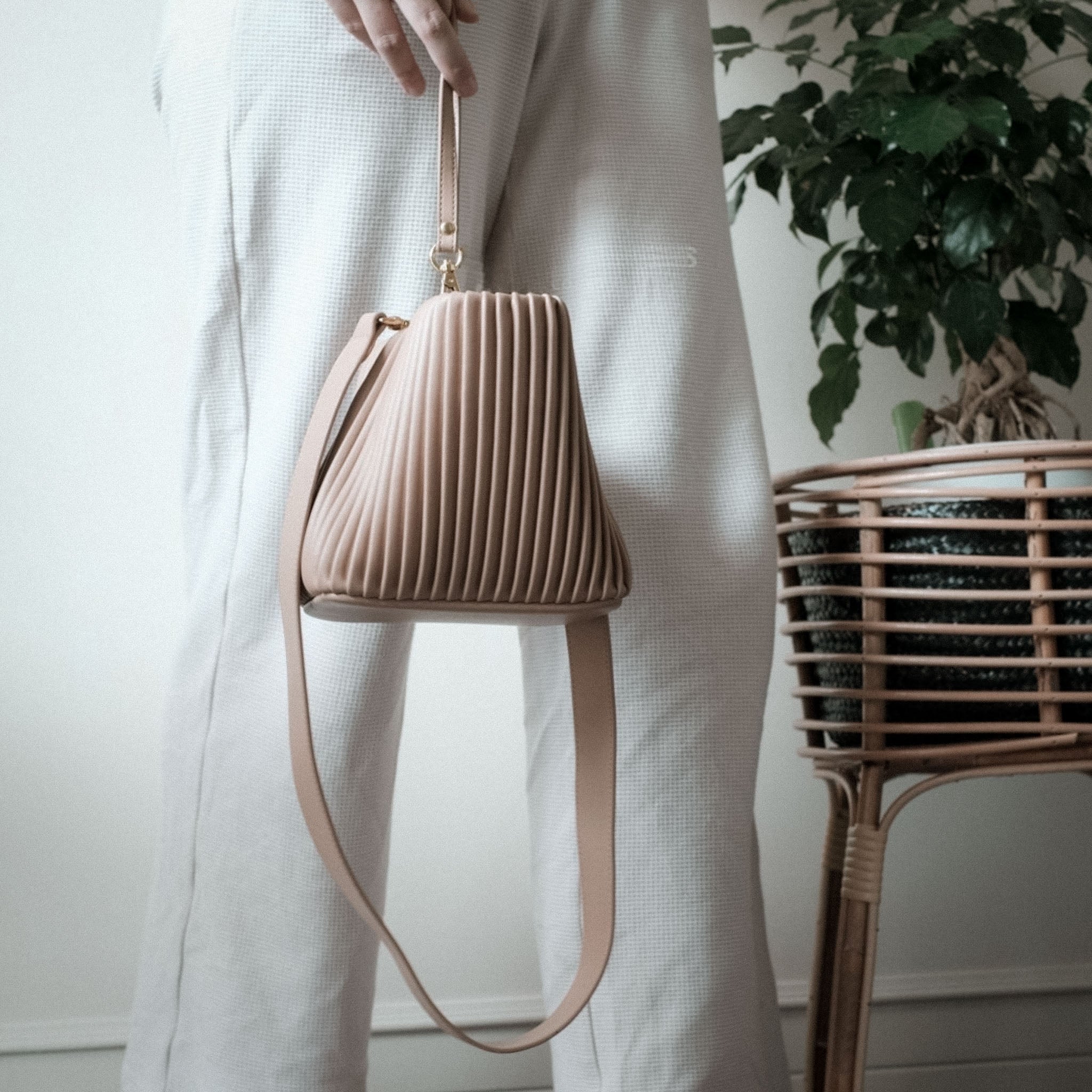 Waves Bucket Bag