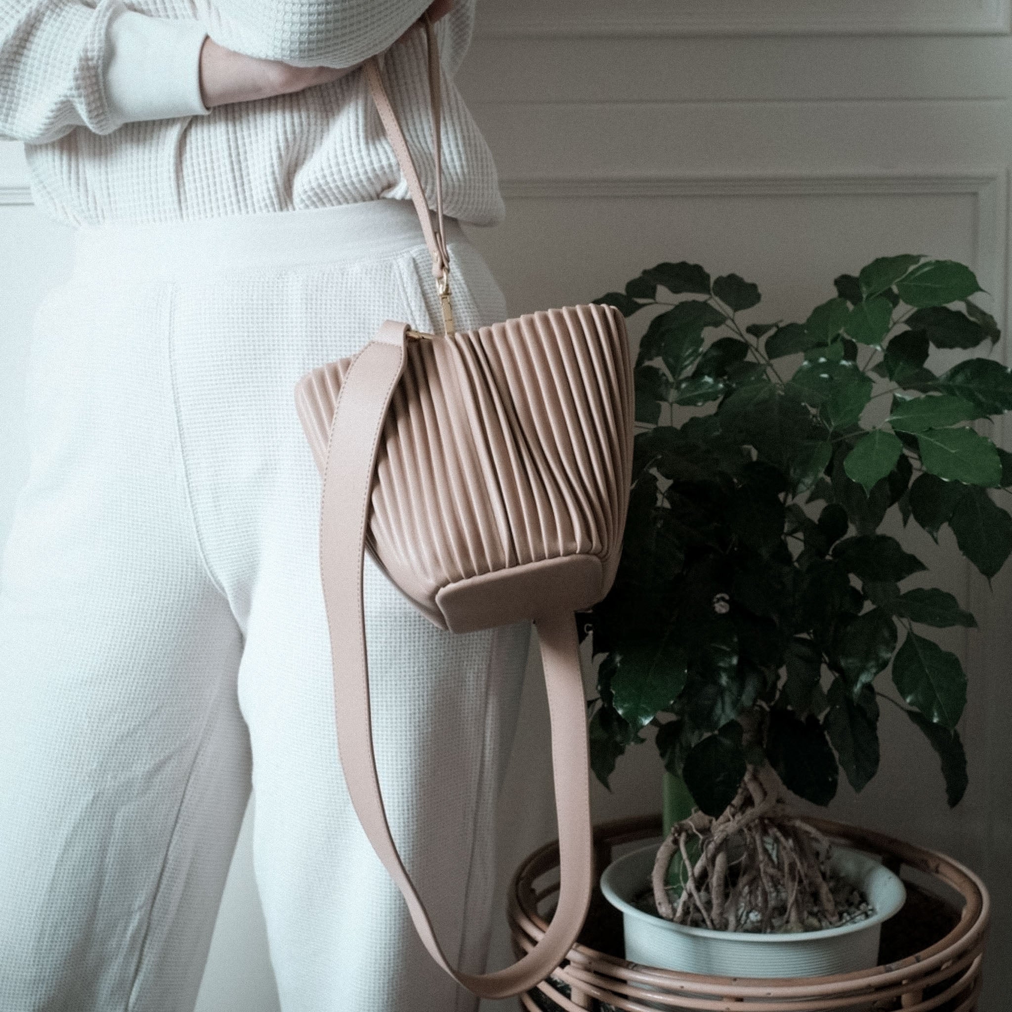 Waves Bucket Bag