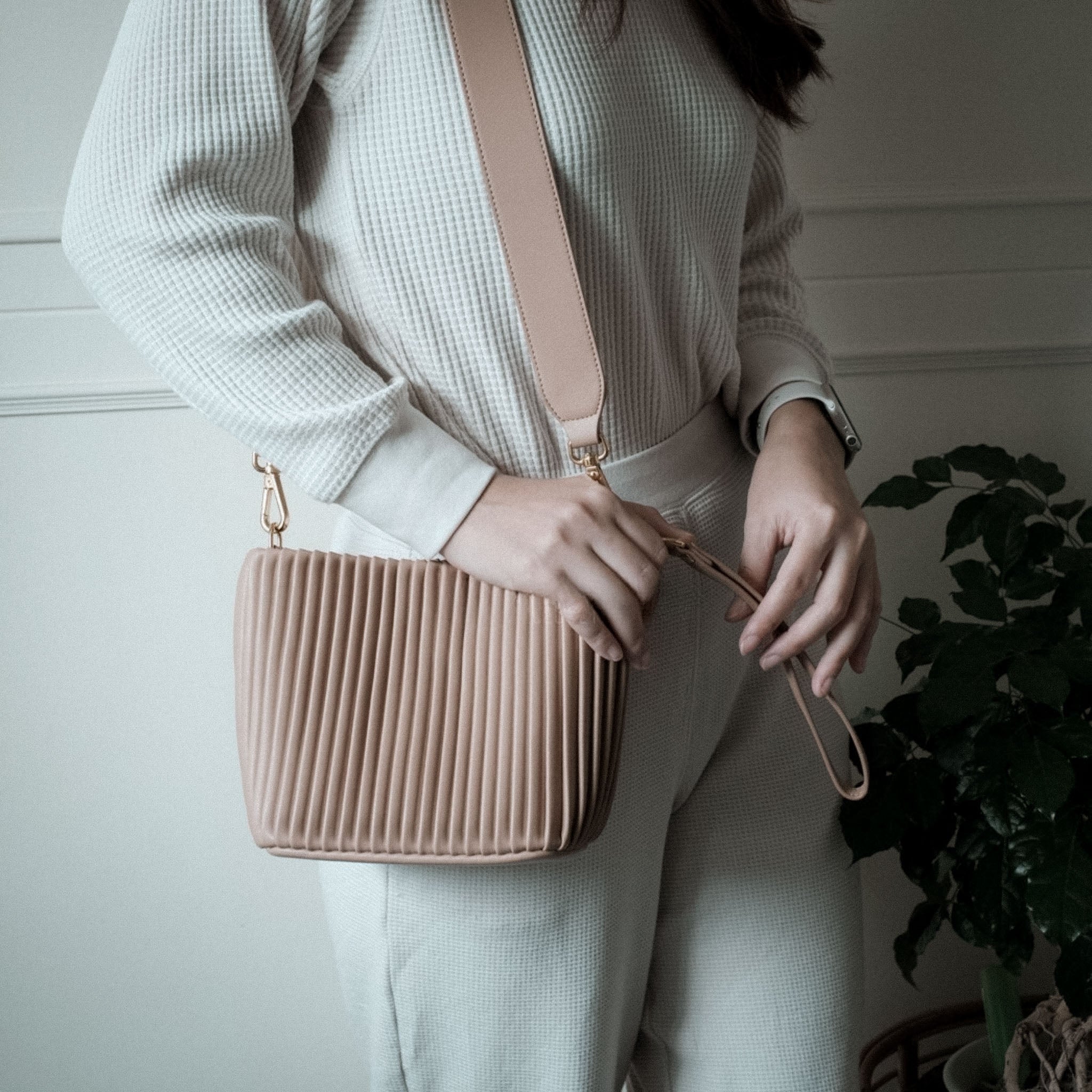 Waves Bucket Bag