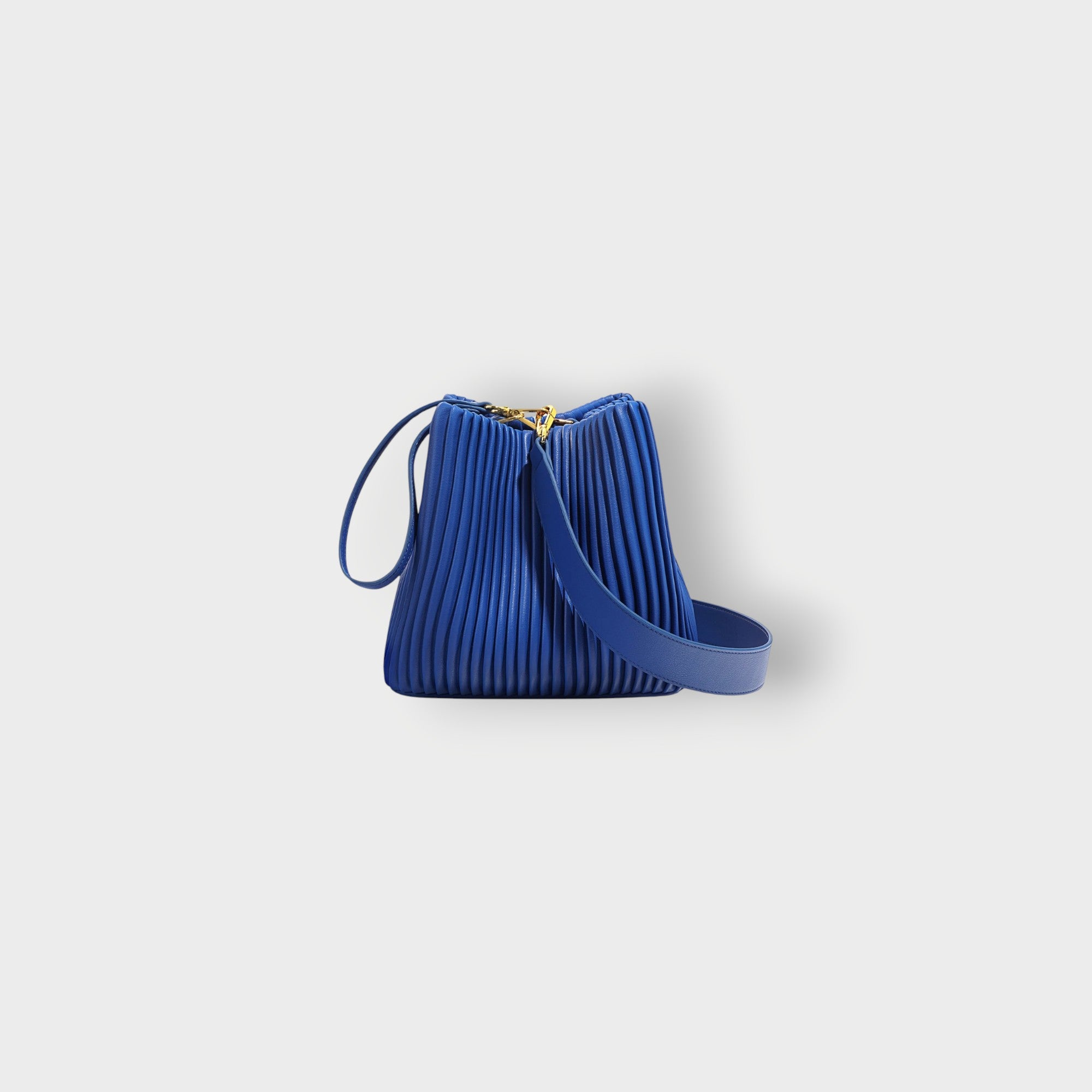 Waves Bucket Bag