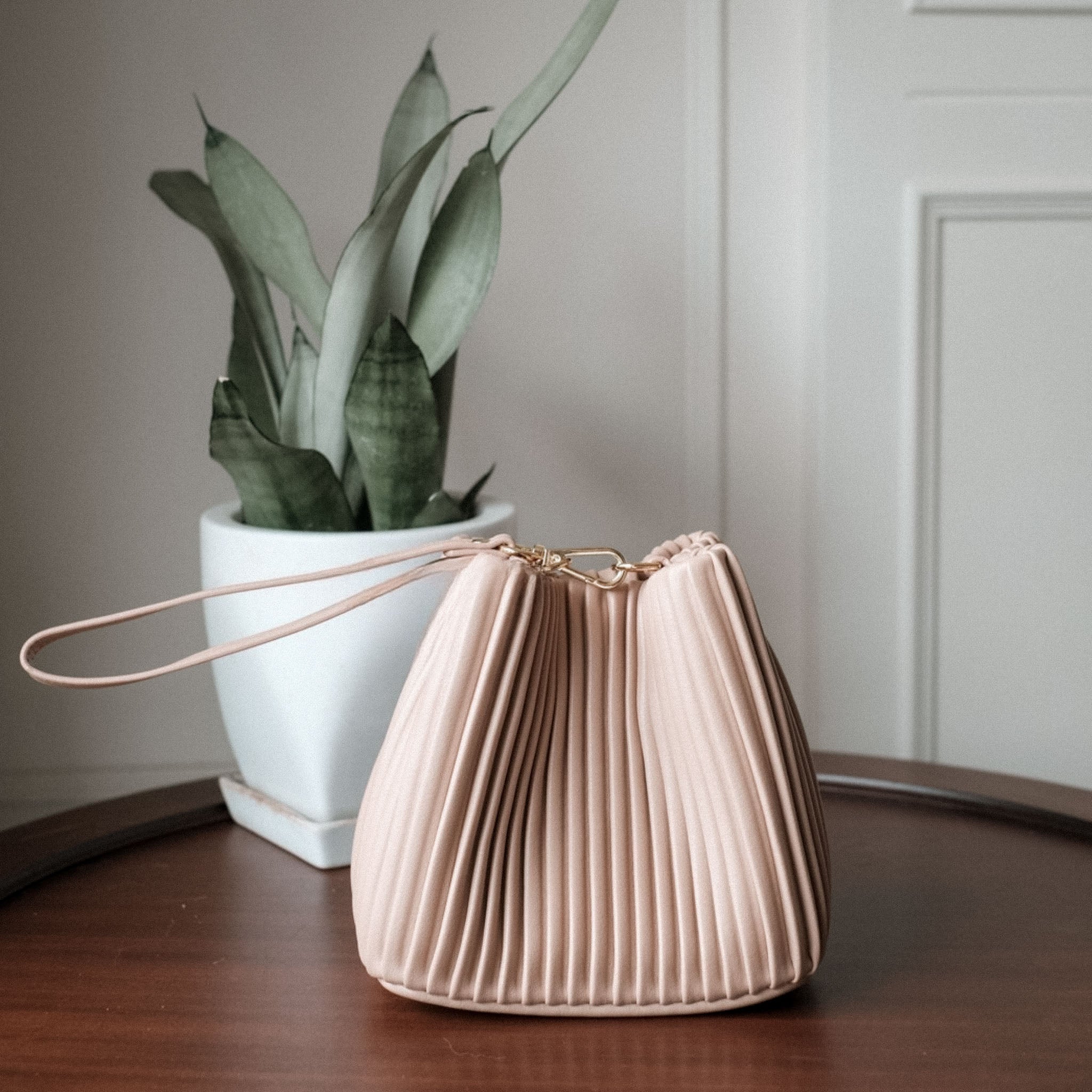 Waves Bucket Bag