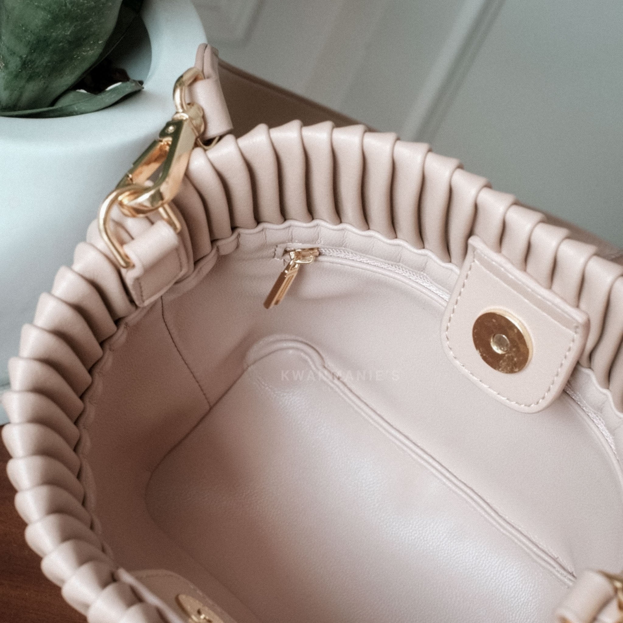 Waves Bucket Bag
