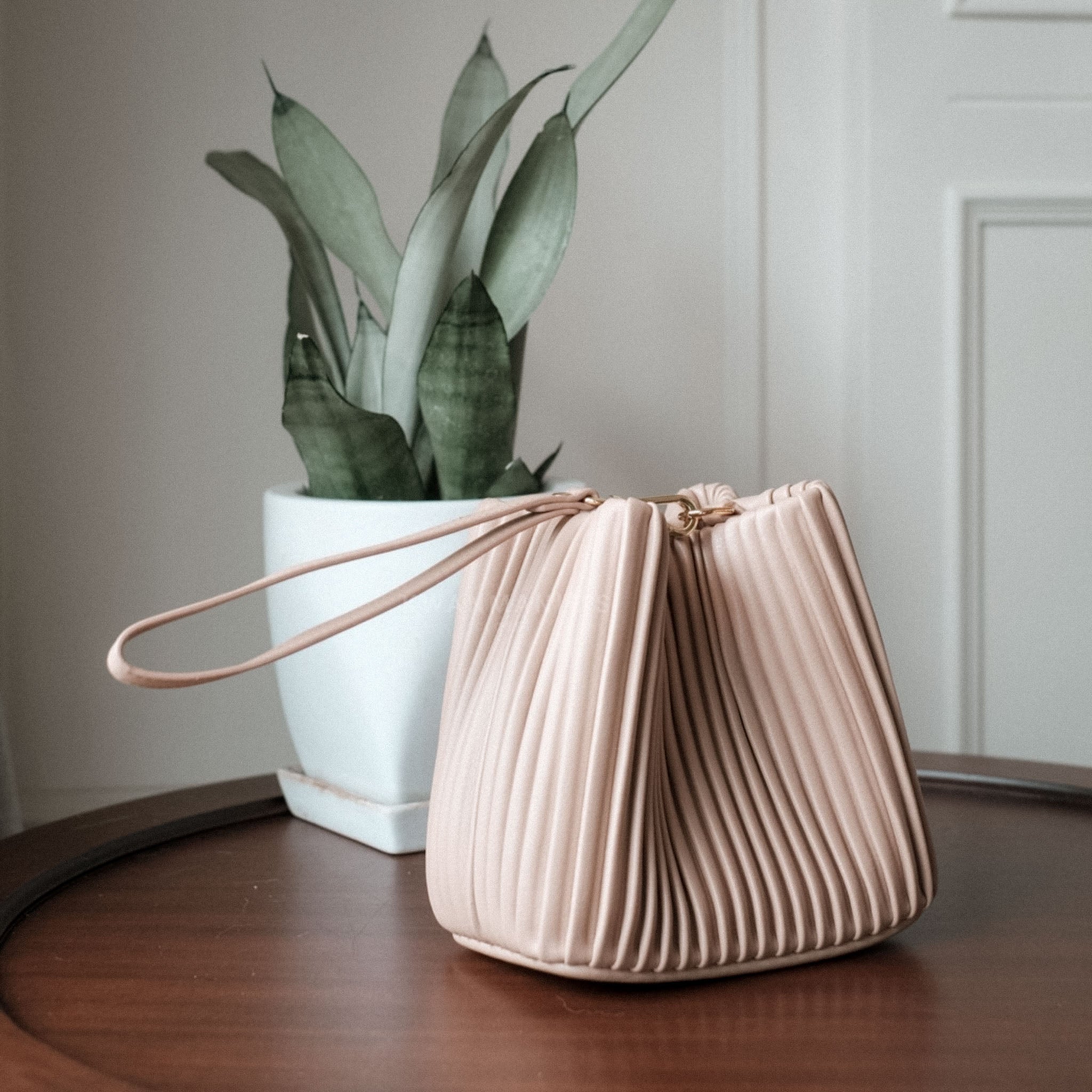 Waves Bucket Bag