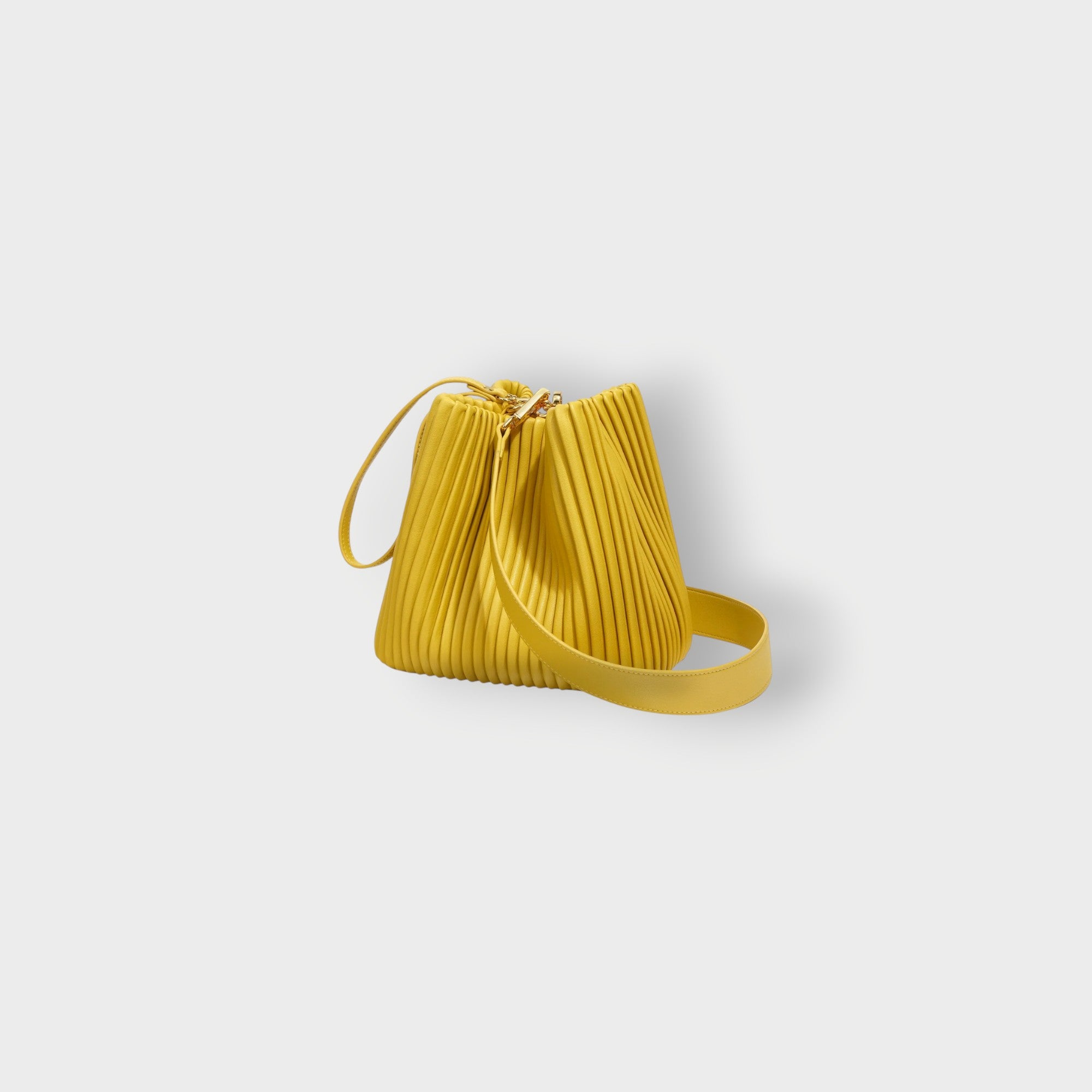 Waves Bucket Bag