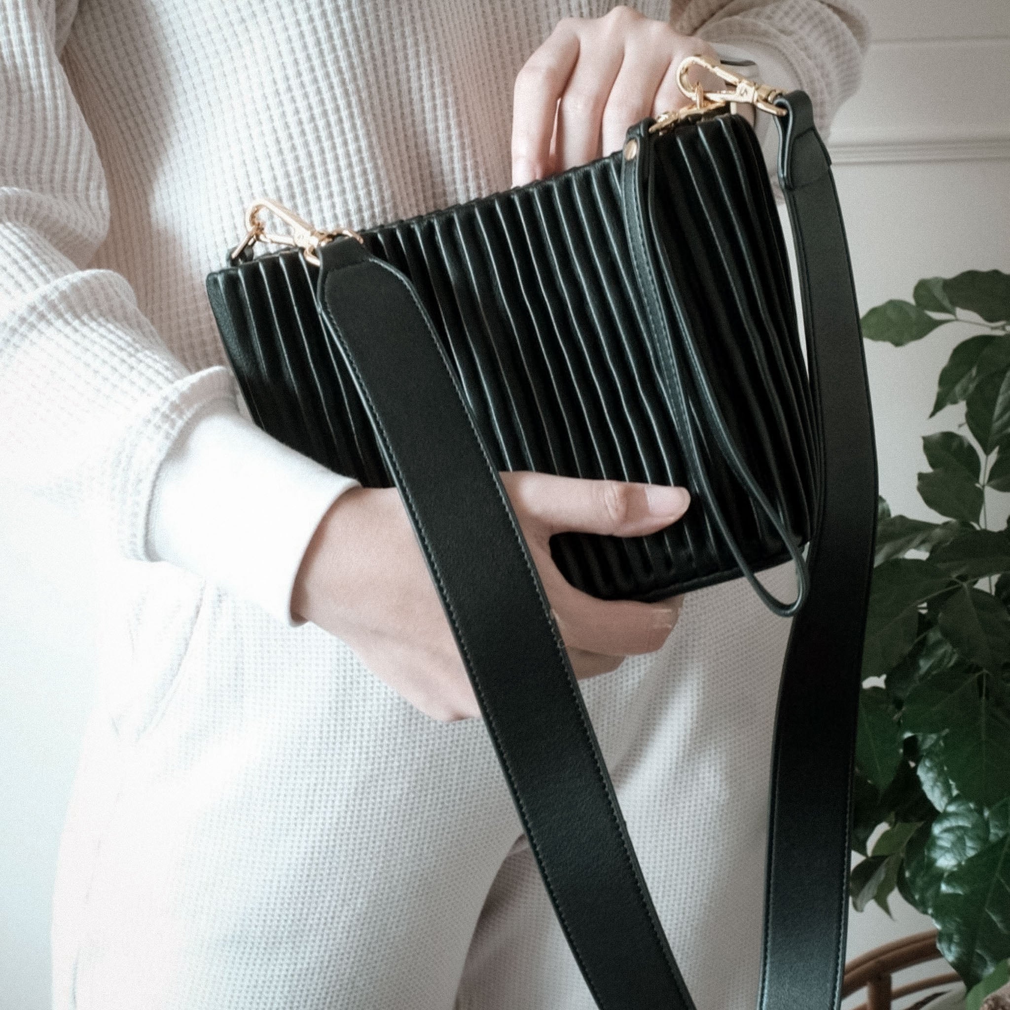 Waves Bucket Bag