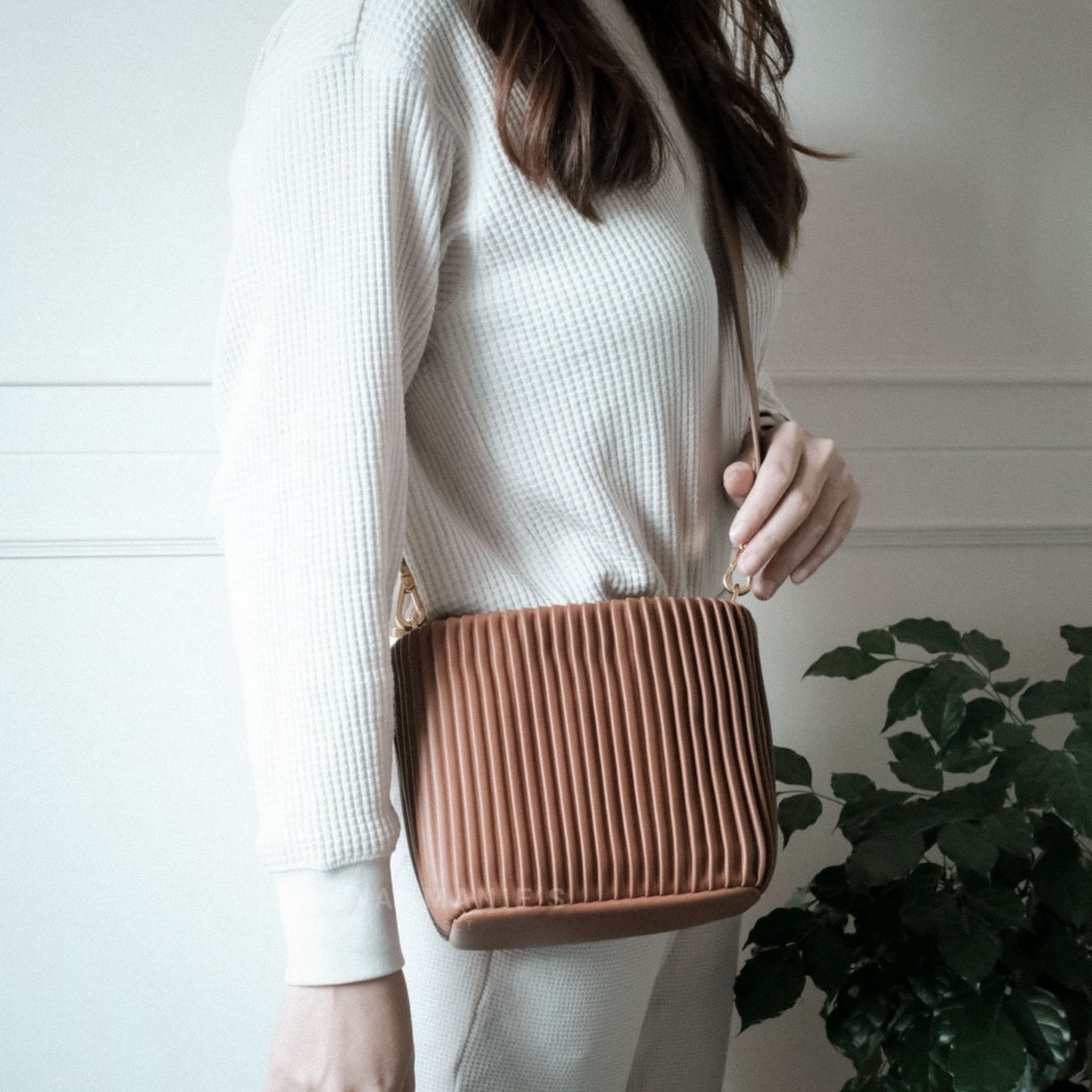 Waves Bucket Bag