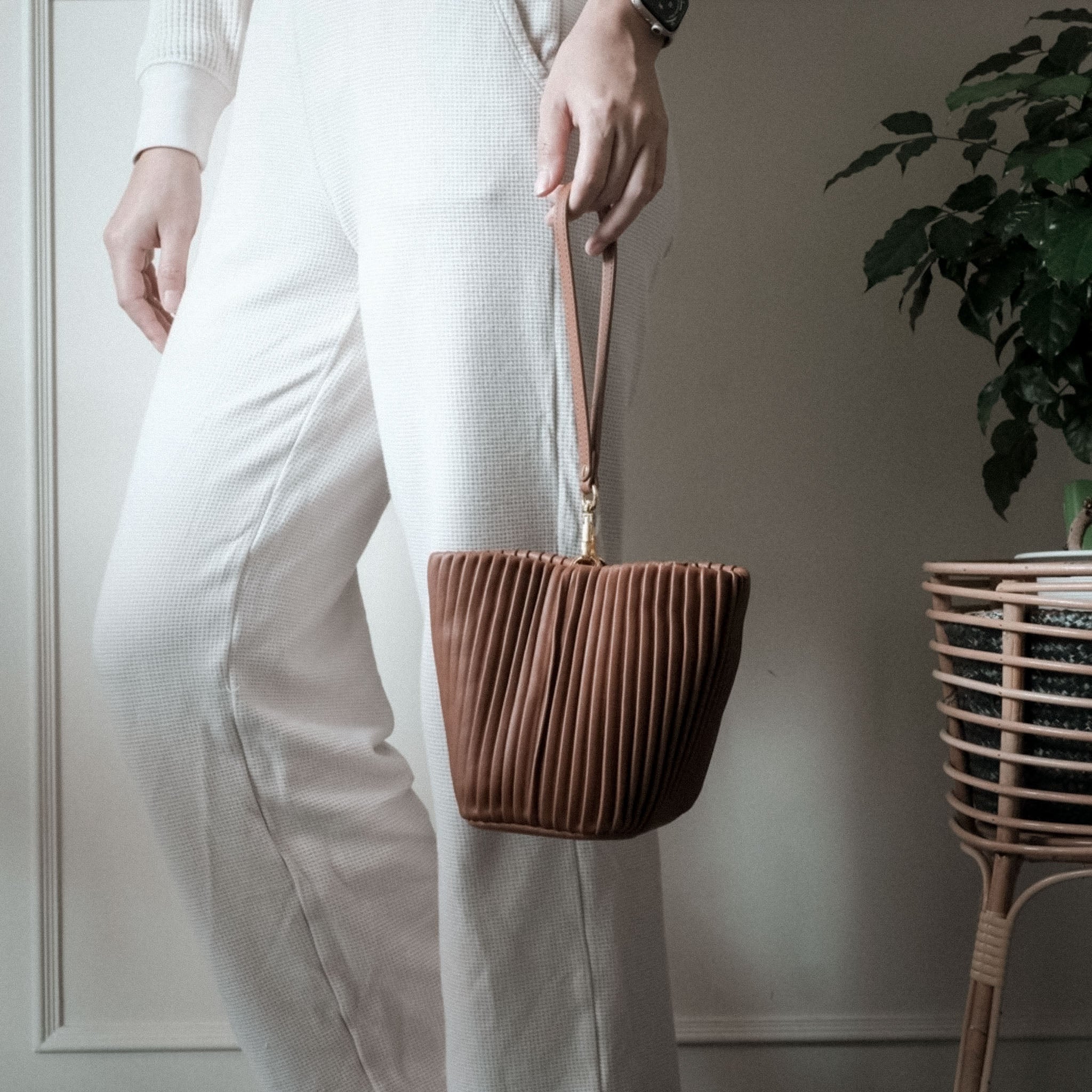 Waves Bucket Bag
