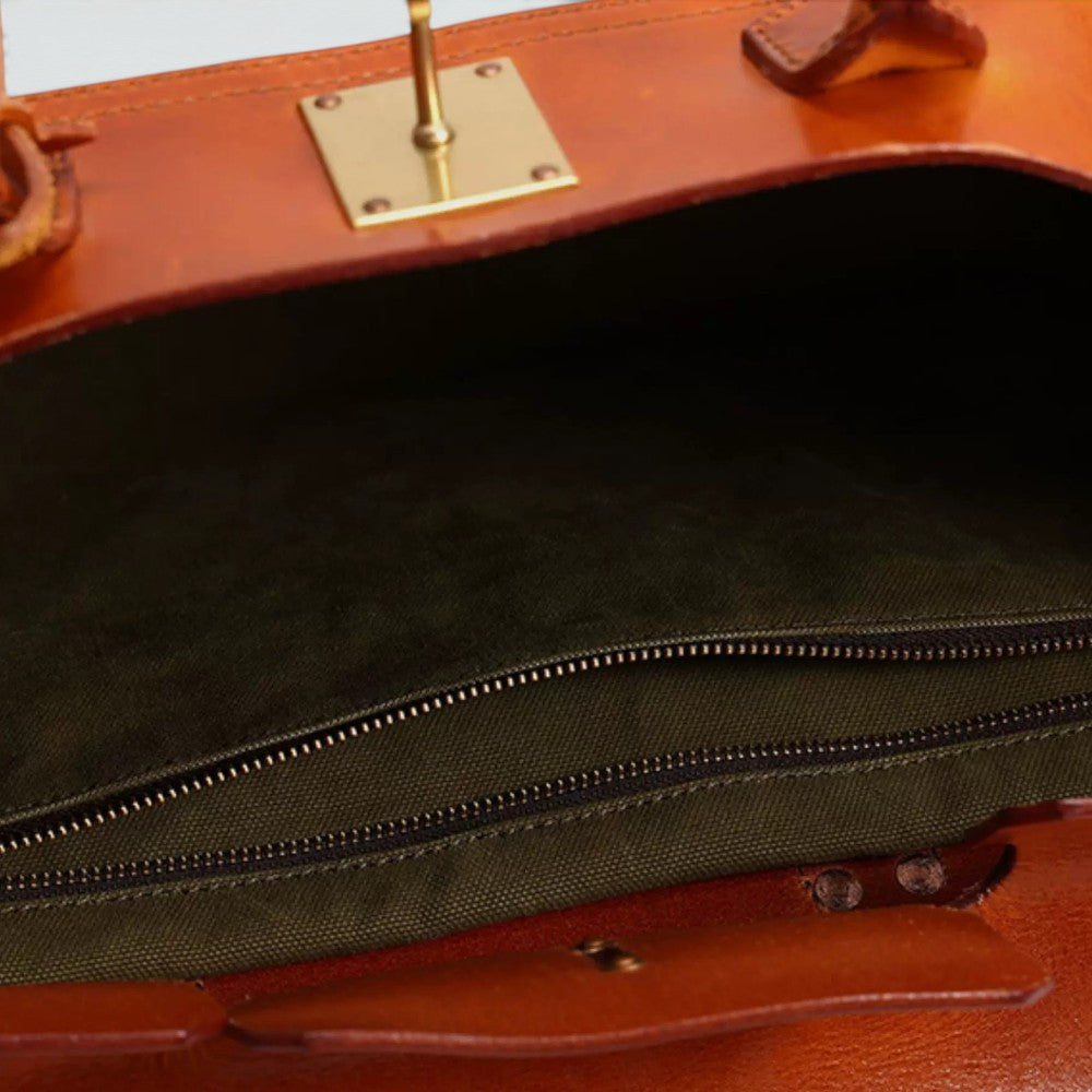 Bagulia Damascus travel bag, army green canvas, open interior with lined zip pocket