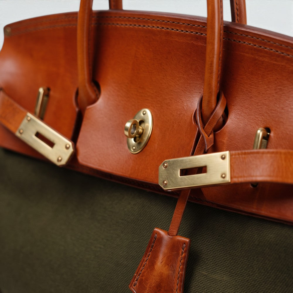 Bagulia Damascus travel bag, army green canvas, solid brass turn-lock detail