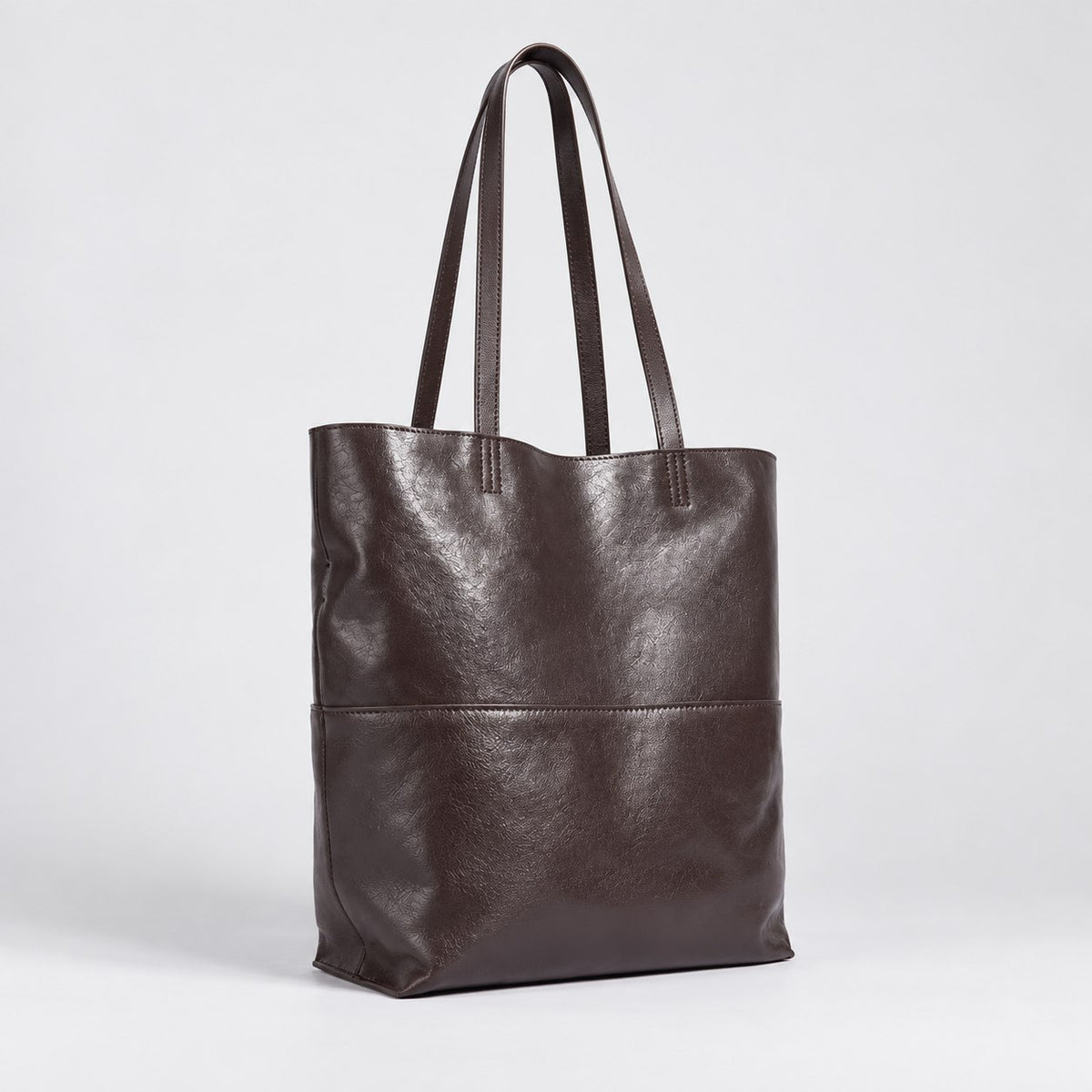 Bagulia Marielle Dark Brown tote three quarter view.