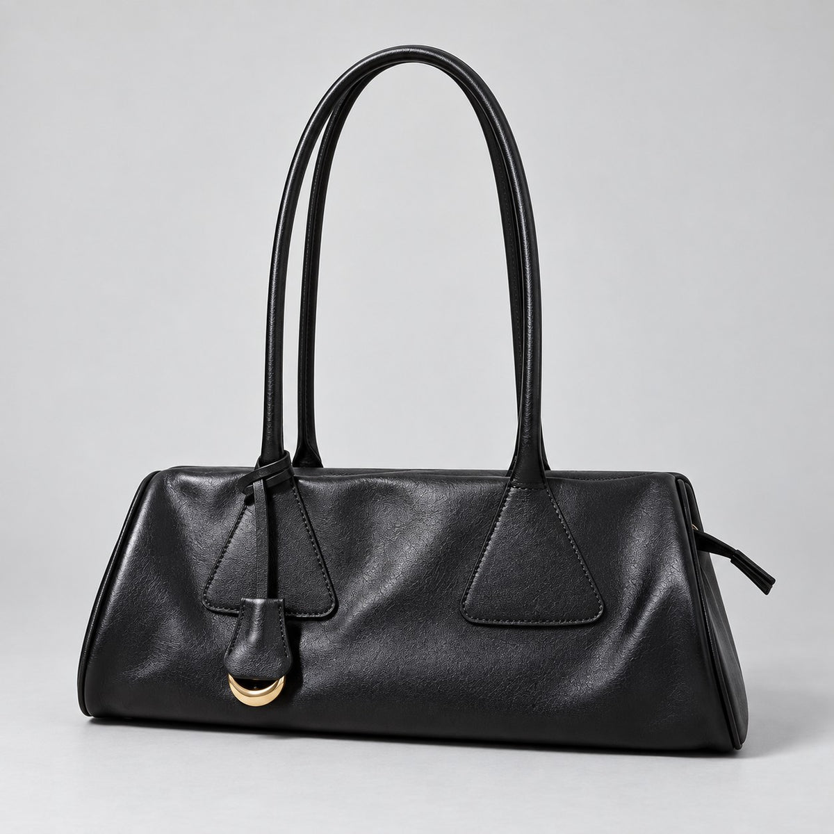 Original studio image of the Vera shoulder bag in black.