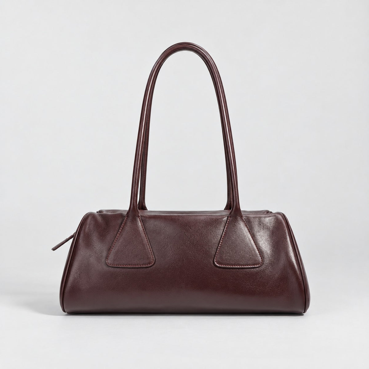 Bagulia Vera shoulder bag in Oxblood shown in back view.