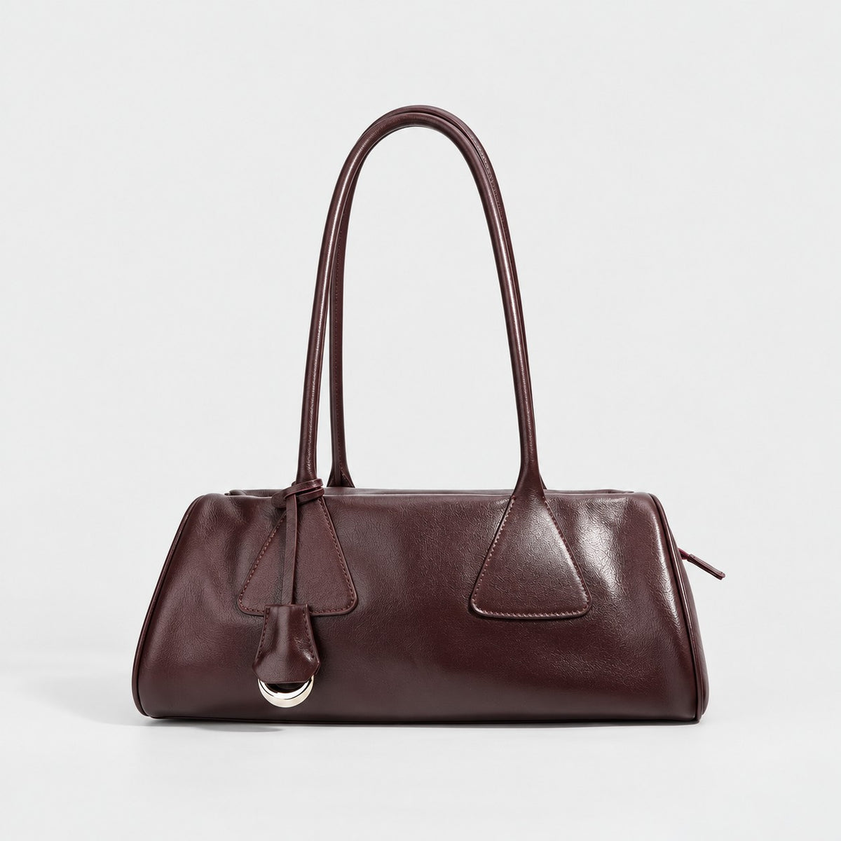 Bagulia Vera shoulder bag in Oxblood shown in front view.