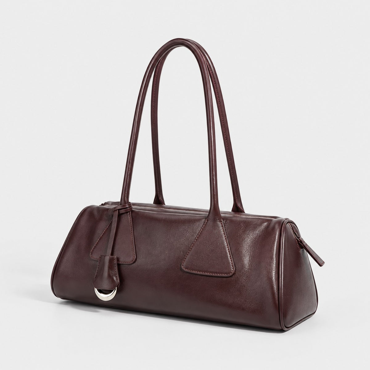 Bagulia Vera shoulder bag in Oxblood shown in three quarter view.
