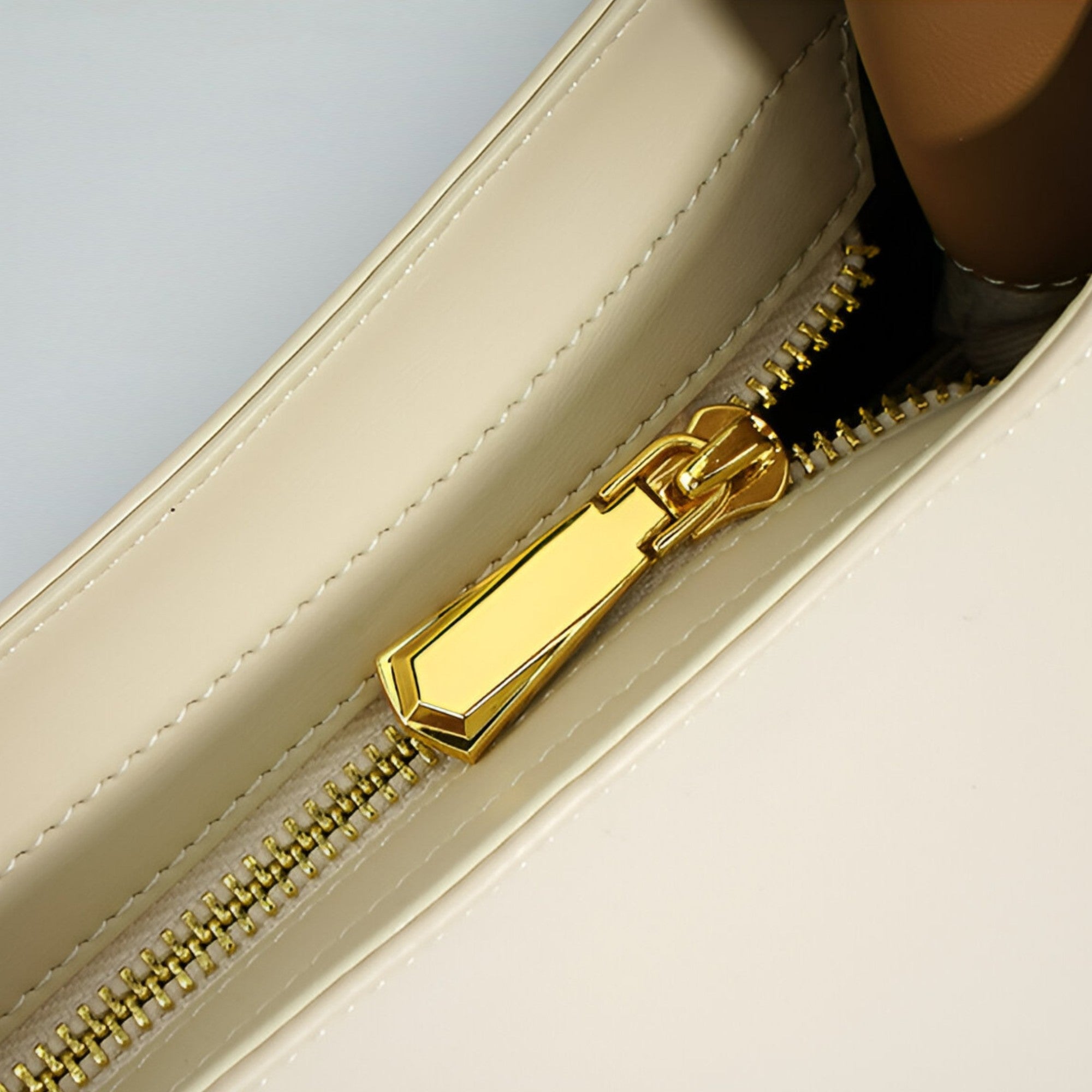 Elegante Shoulder Bag - Bagulia
