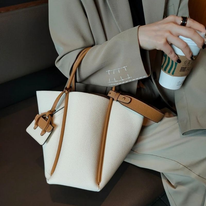 Katherine Bucket Bag - Bucket Bag - Bagulia - Luxury Handmade Leather Bags
